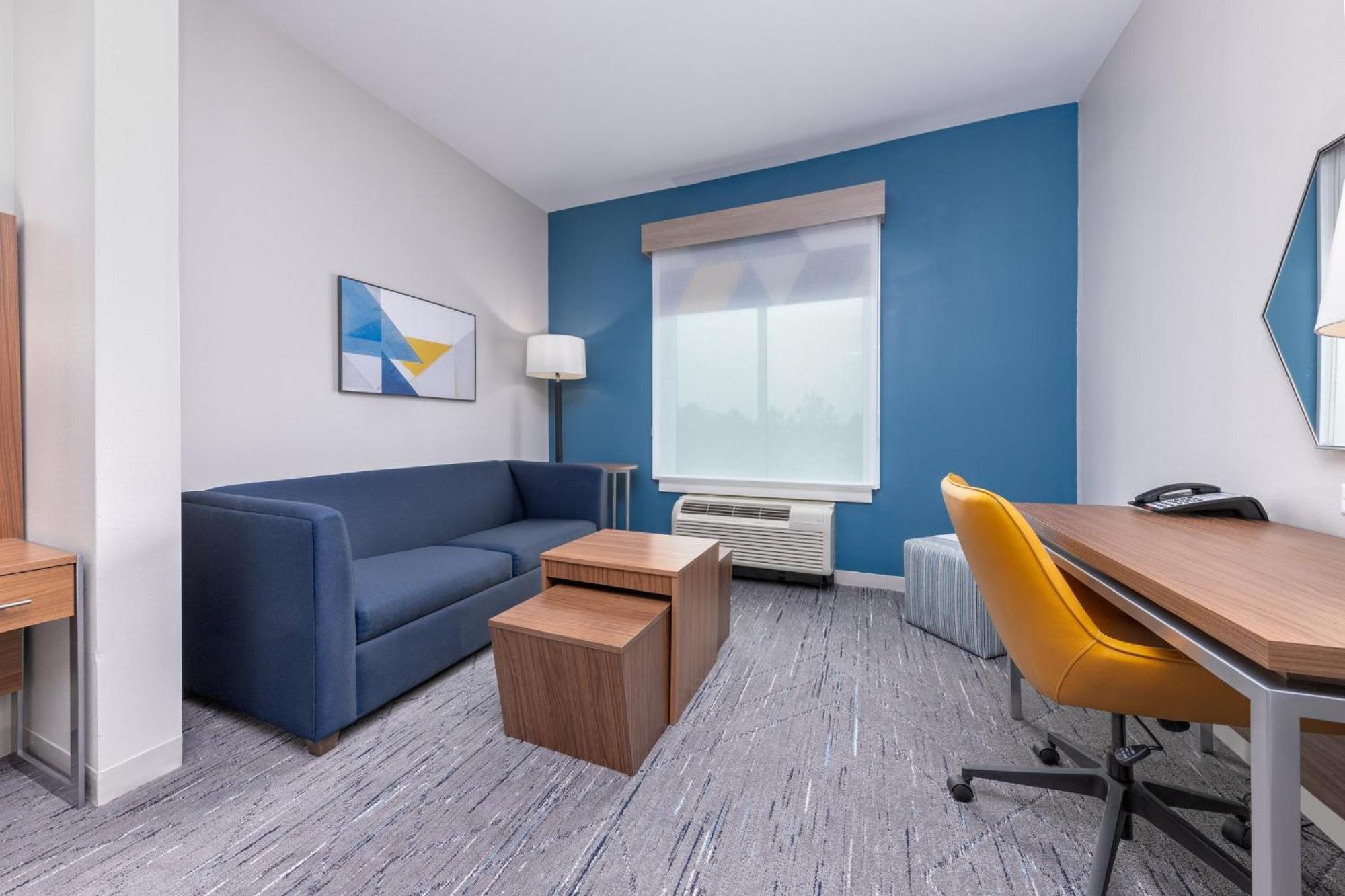 Suite Two Queen Beds