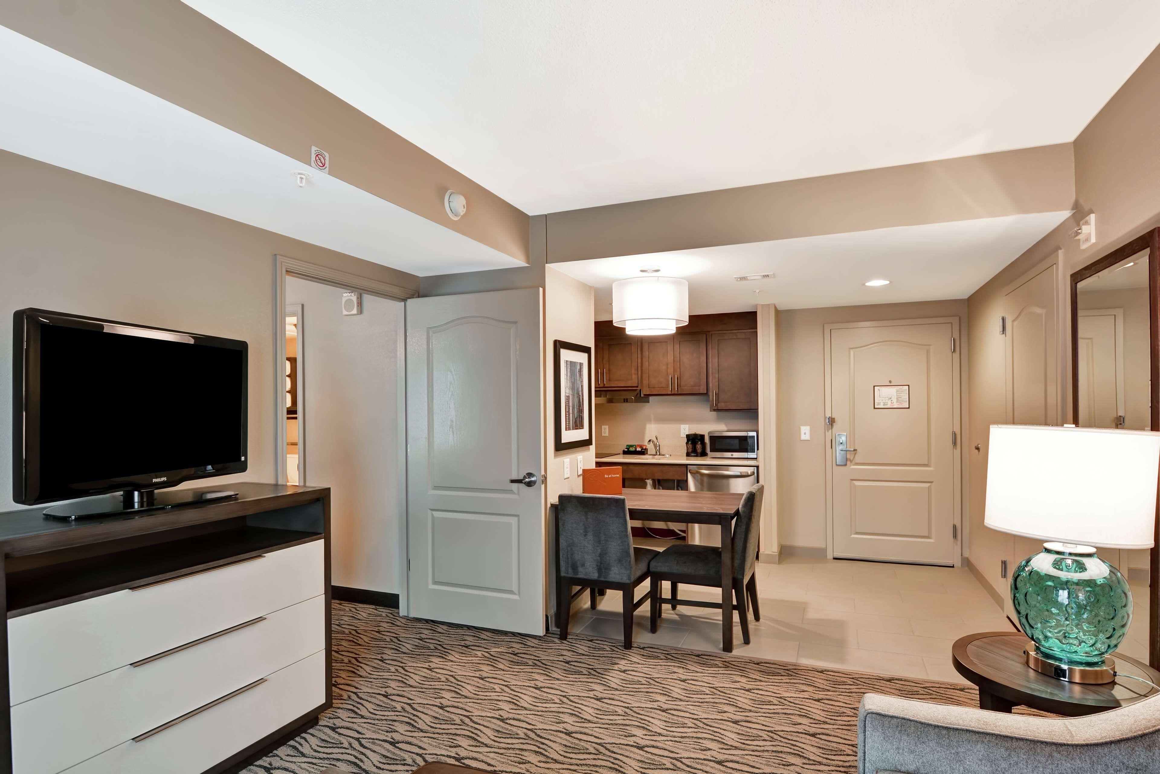 One-Bedroom King Suite One King Bed
