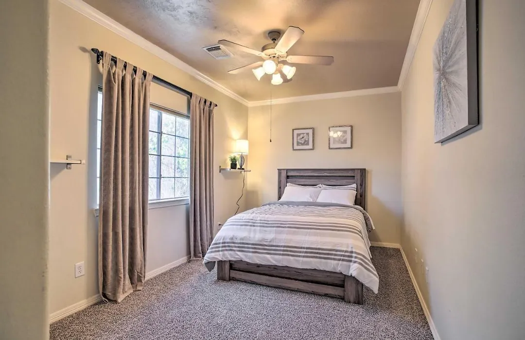 Spacious Home With Patio 5 Mi To Memorial Park-1