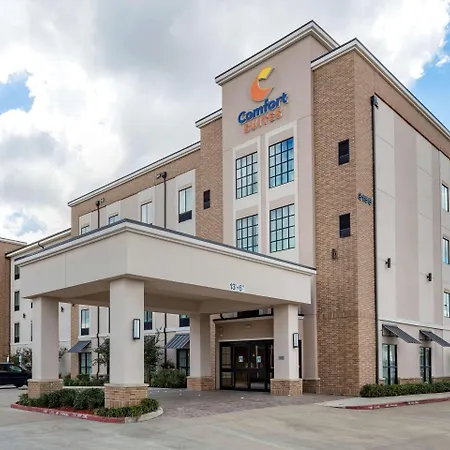 Comfort Suites Near Sam Houston Race Park-2
