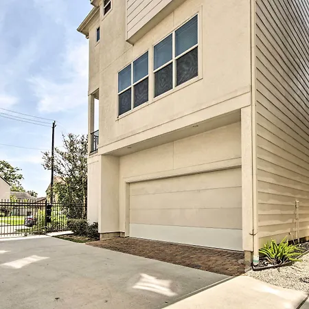 3-Story Home Near Museums, Nightlife And Downtown!-2